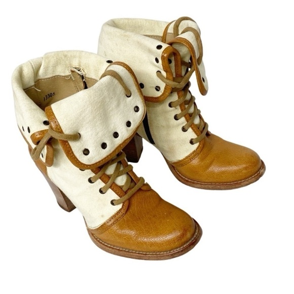 FRYE Julia Lace Up Boots - Picture 9 of 14